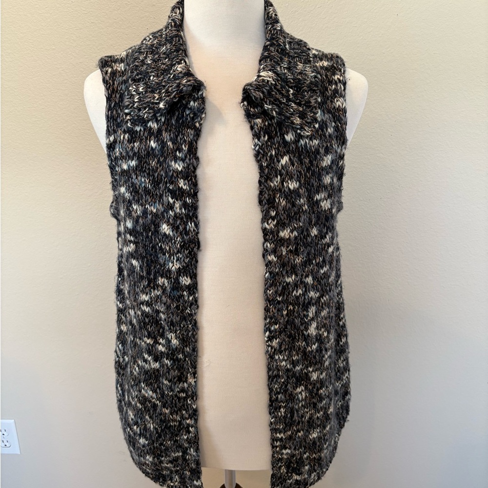 Chico’s Black and Cream Sweater Vest, size 2